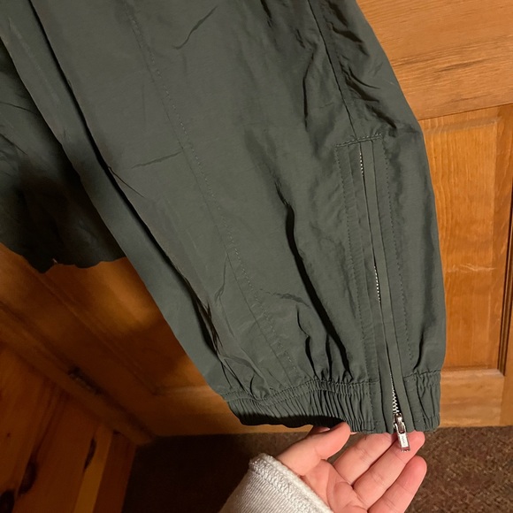 Old Navy Cargo Joggers - Picture 2 of 3